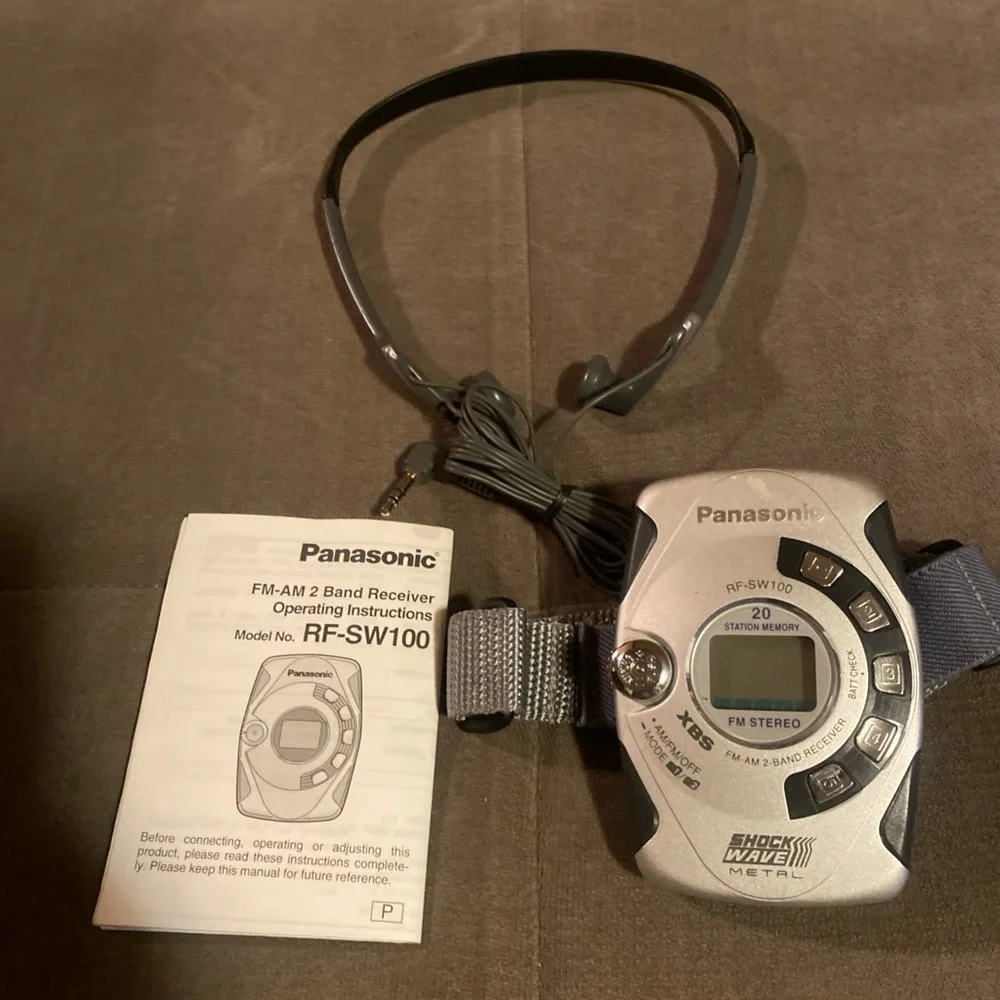 Vintage Panasonic FM AM 2 Band receiver Portable Radio with Headphones RF-SW 100